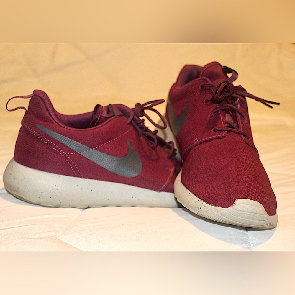 Nike Roches - like new